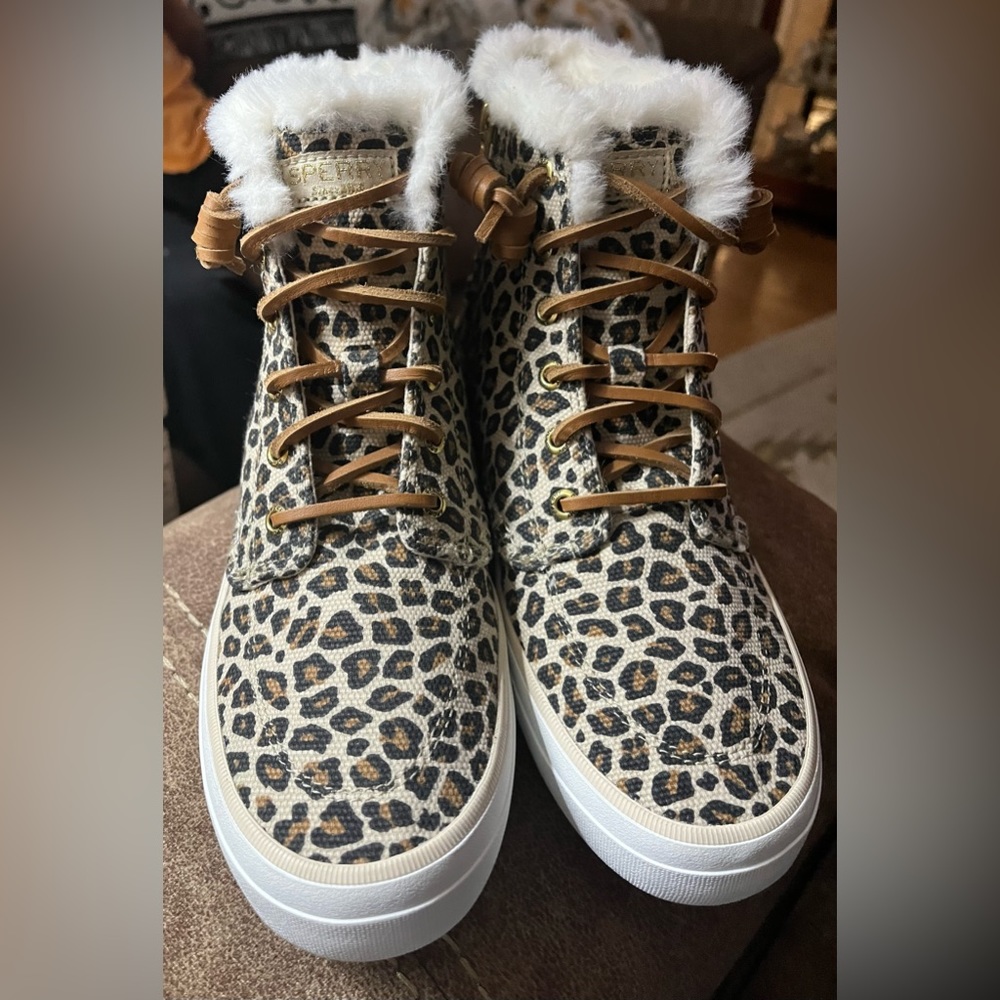 Sperry High Tops. Size 7 New Without Tags. - image 1